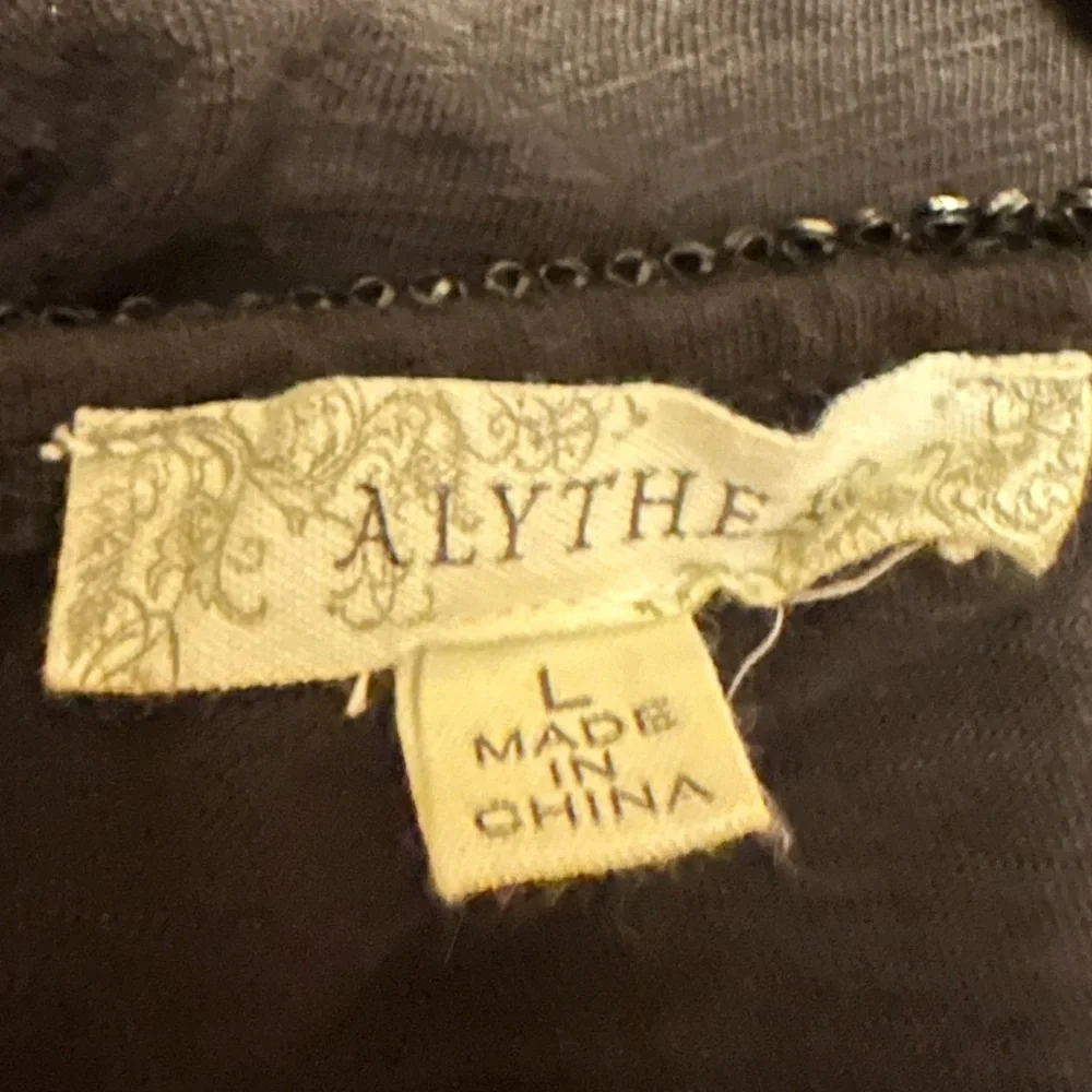 Alythea top‎
